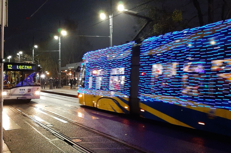 Świetlisty swing z życzeniami