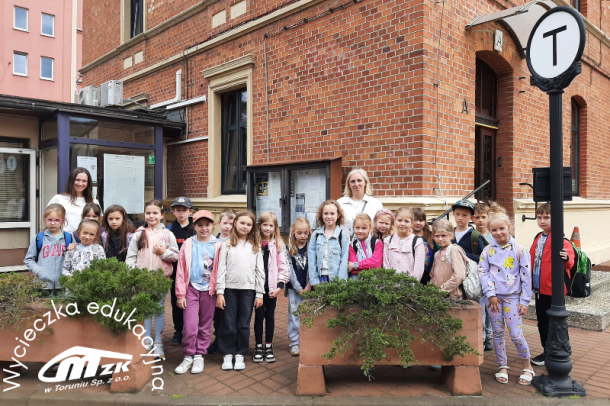 Wycieczka - Klasa Ic SP nr w Toruniu na terenie zajezdni tramwajowej