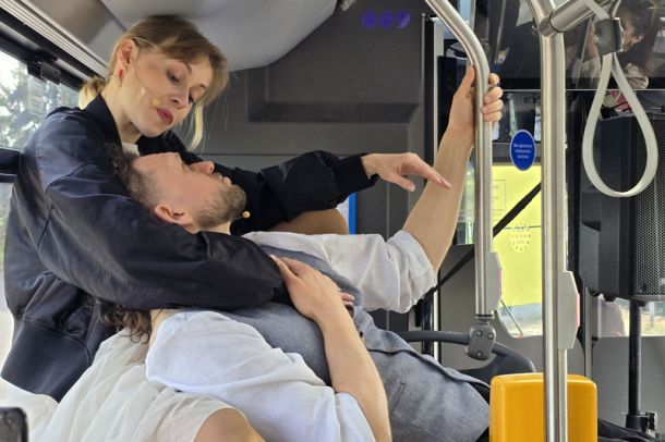 Spektakl w autobusie MZK