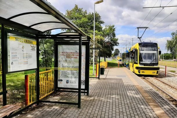 Tramwaj na pętli Motoarena